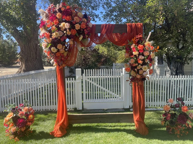 Evermore Arch Adornment