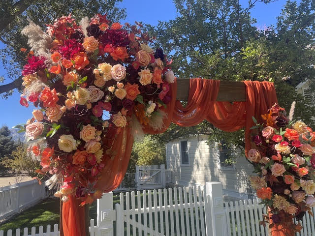 Evermore Arch Adornment