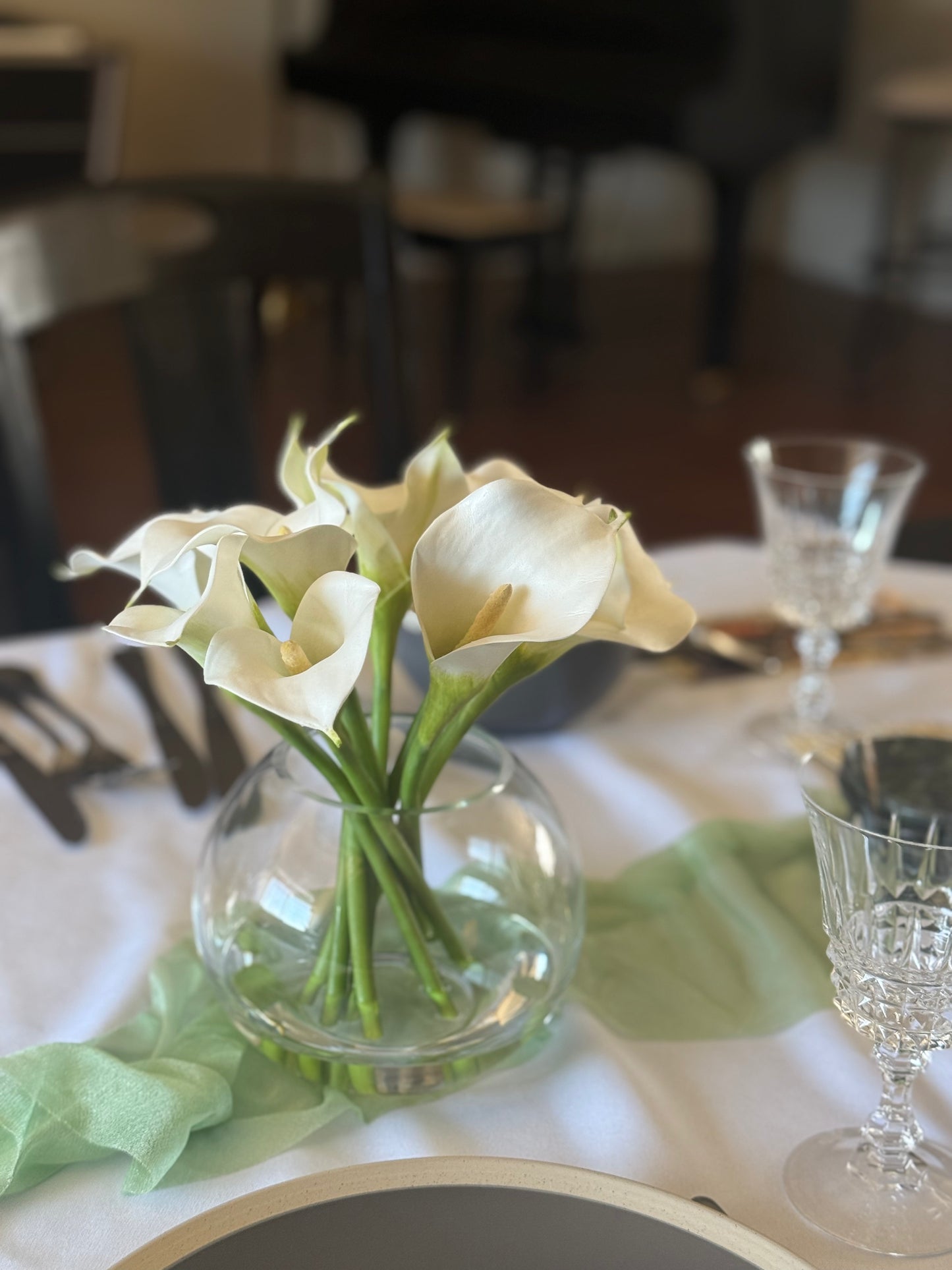 White Calla Lilies- small stationary arrangement